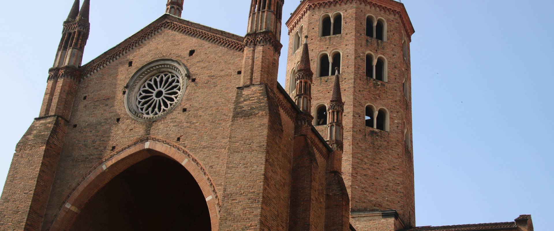 Basilica di Sant'Antonino (Piacenza), esterno 05 photo by Mongolo1984